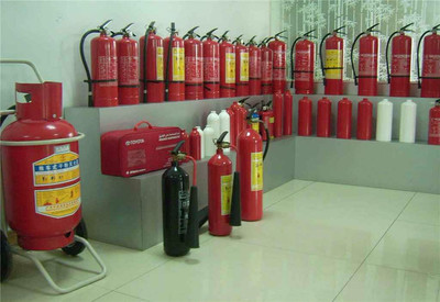 北京滅火器年檢朝陽南磨房火場穿行身要低,逃生選擇跑樓梯